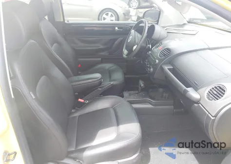 2010 Volkswagen New Beetle 2.5L из США, поврежденный, VIN 3VWRW3AG3AM026588